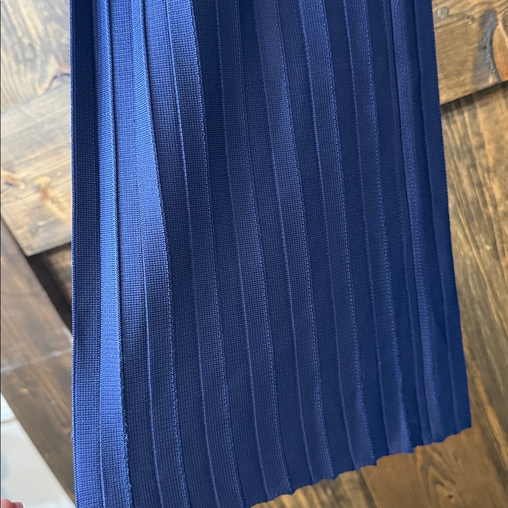 Retails $895 ST JOHN Accordion Pleat Pants - Picture 6 of 12